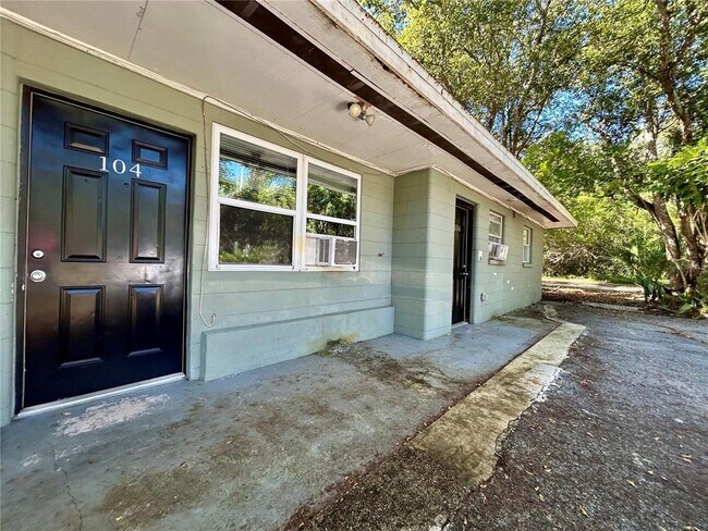 Primary Photo - 104 S Lake Starr Blvd