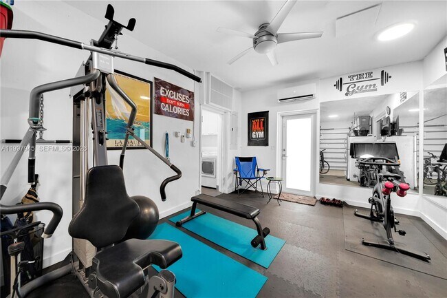 Building Photo - 611 Santurce Ave
