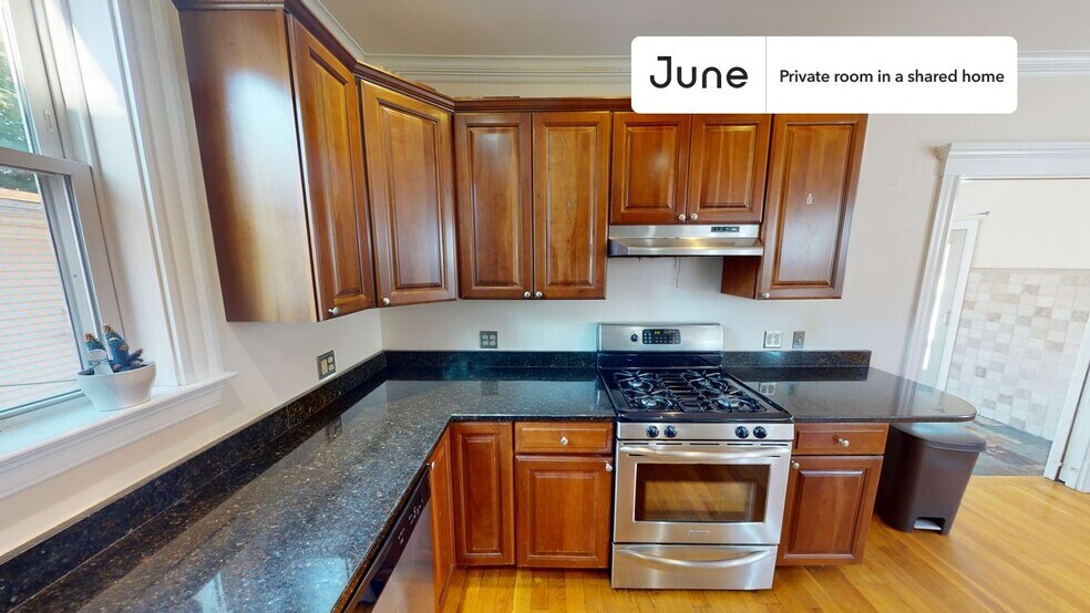 Building Photo - Room in Shared 6 bed/2 bath home