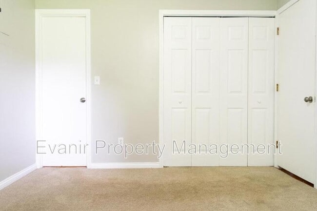 Building Photo - 4407 Nowak Ave