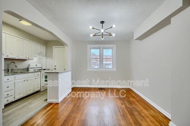 Building Photo - 1535 Chilworth Ave