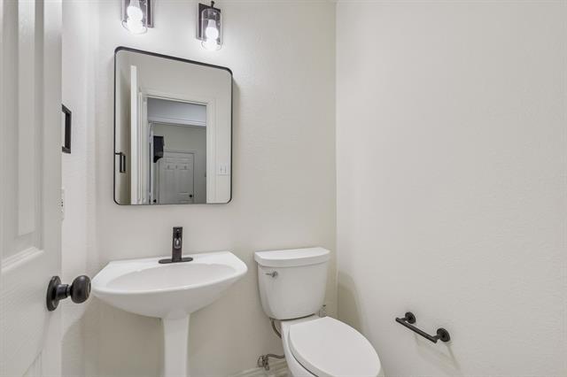 Building Photo - 708 Nettleton Dr