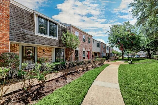 Building Photo - 6307 Del Monte Dr