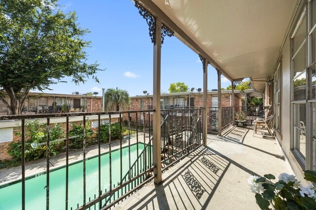 Building Photo - 9616 Long Point Rd