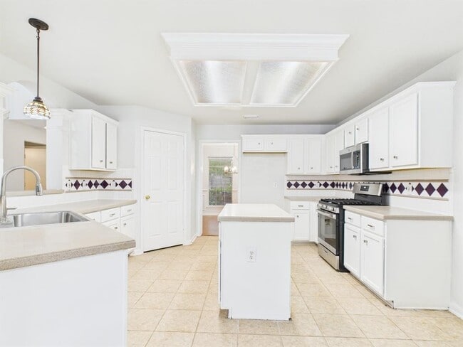 Building Photo - 27116 Monarch Woods Dr