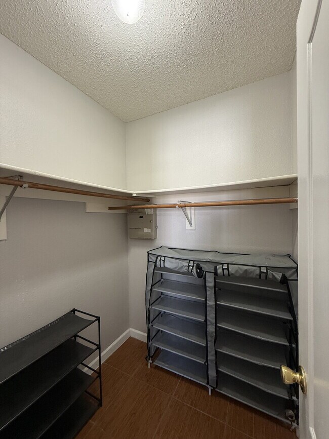 Building Photo - Well, kept three-bedroom, two baths home with Solar Panels. A must see, lease today! 11797 Imperi...