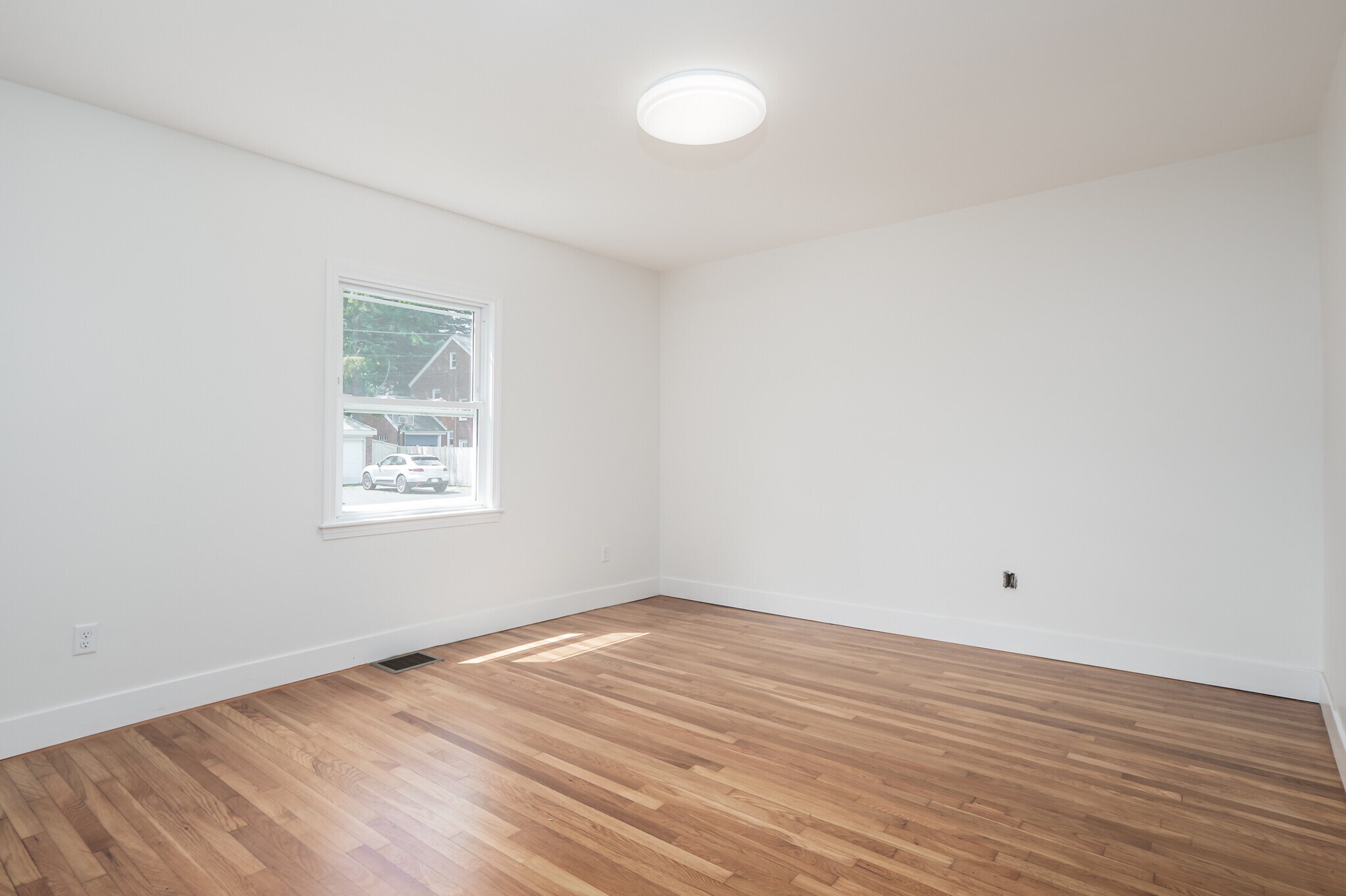 Building Photo - 92 Clinton Place Unit #2