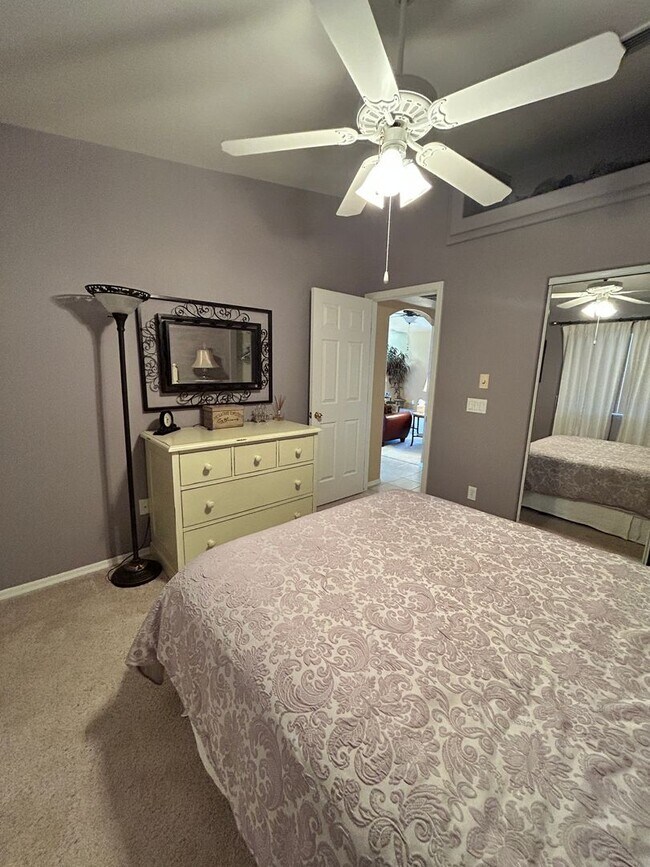 Building Photo - Furnished Winter Home!