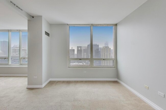 Building Photo - 33 W Ontario St