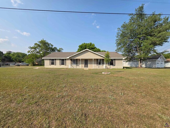 Building Photo - 501 Fieldstone Rd