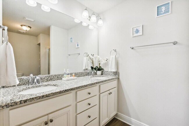 Building Photo - 7664 Shadow Lake Dr