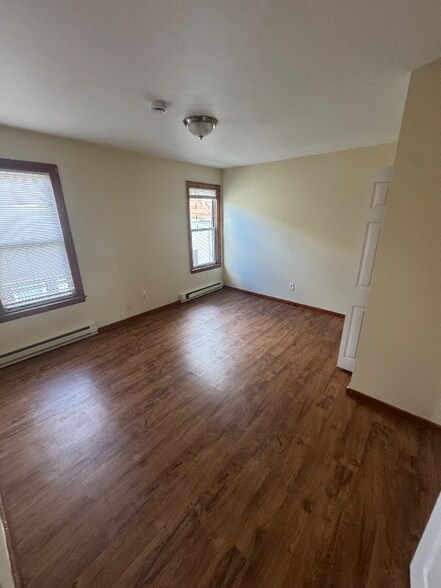 Building Photo - 231 Mechanic St