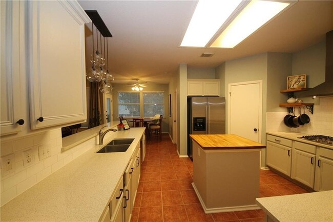 Building Photo - 12517 Sir Christophers Cove