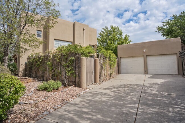 Building Photo - 4184 New Moon Cir