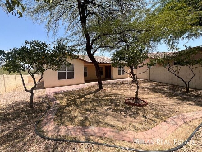 Building Photo - 9991 N High Meadow Trail