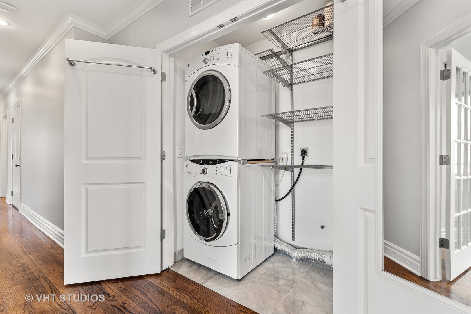 Building Photo - 4632 N Kenmore Ave