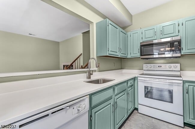 Building Photo - 78 Academy Ct