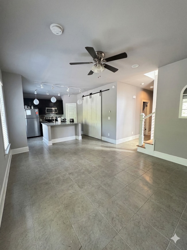 Building Photo - Luxury Student Living- 4BR/4BA Townhome Near UGA (Available Fall 2026)