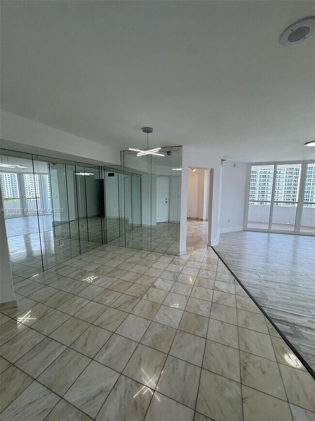 Building Photo - 15645 Collins Ave