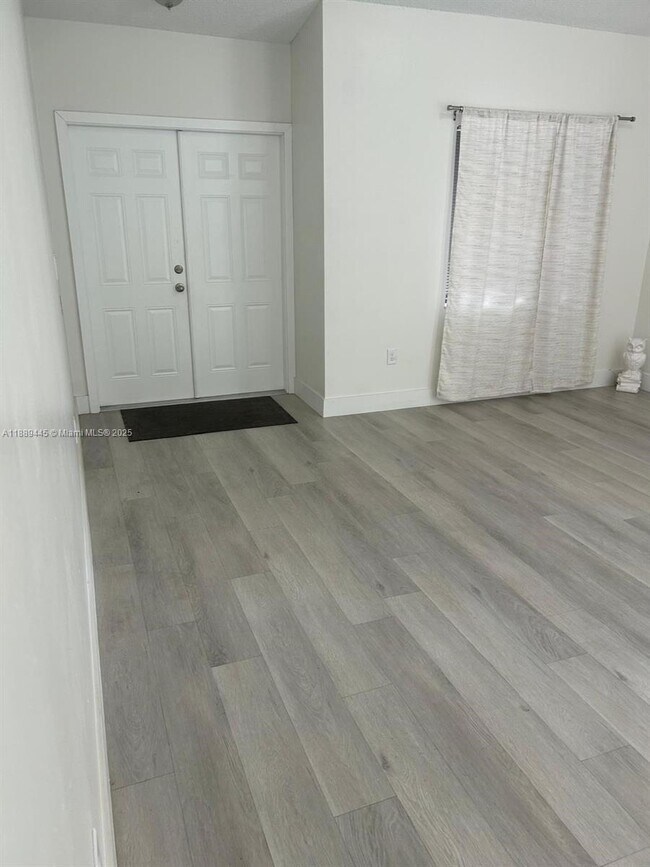 Building Photo - 9630 SW 152nd Ave
