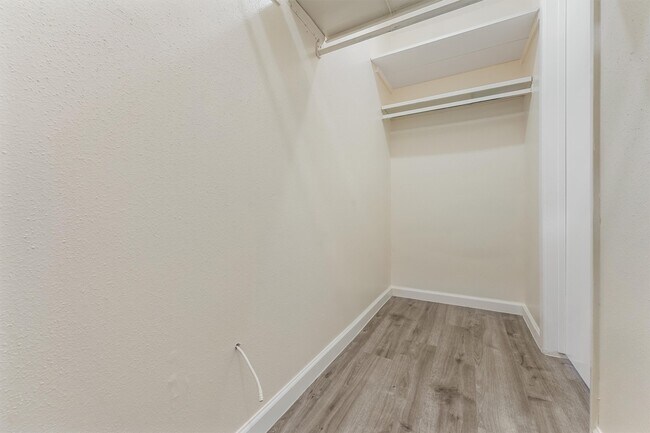 Building Photo - 9221 Imogene St
