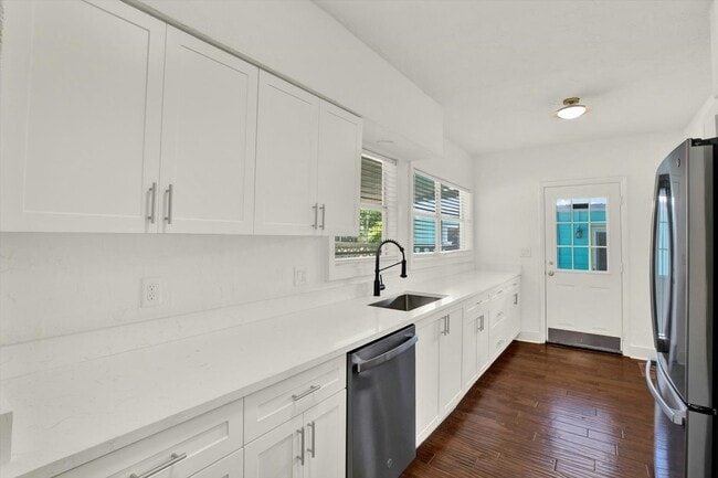Building Photo - 1614 N Osceola Ave