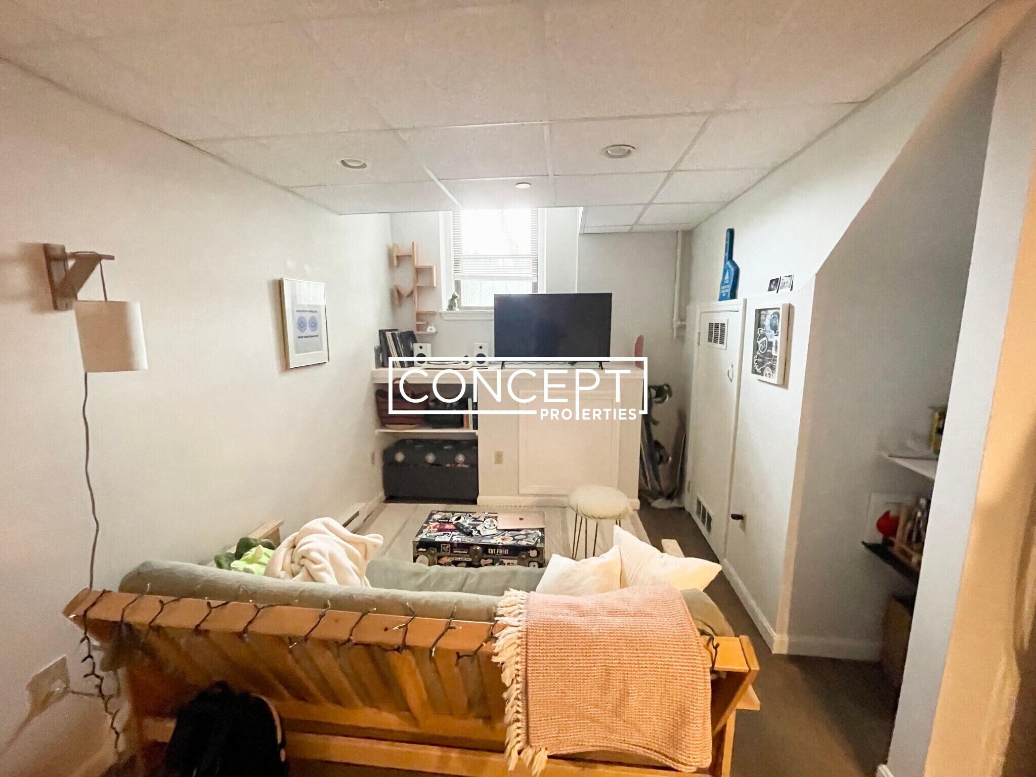 Building Photo - 77 Park Dr