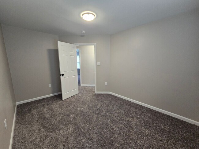 Building Photo - 1216 Superior Pointe Pl