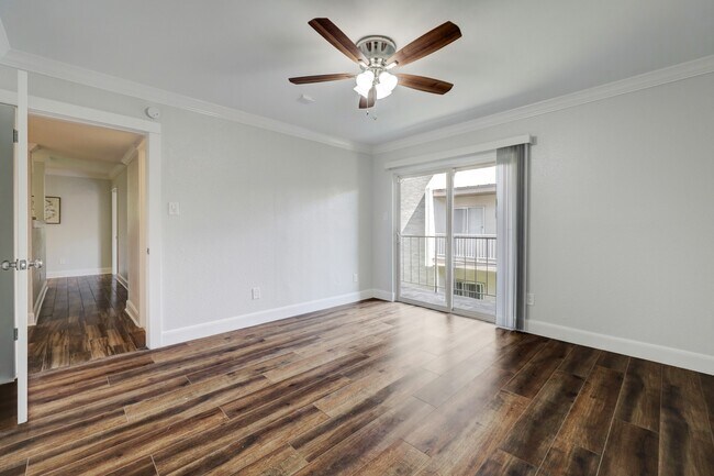 Building Photo - 1115 Augusta Dr