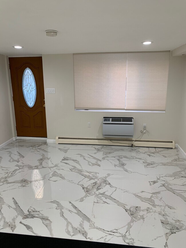 LIVINGROOM - 9924 67th Ave