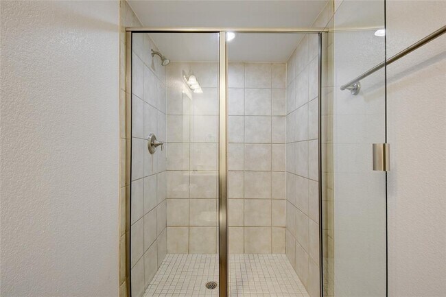 Building Photo - 2933 E Martin Luther King Jr Blvd