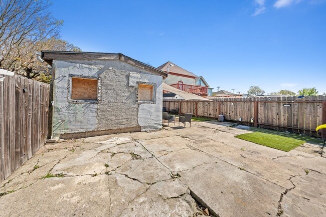 Building Photo - Welcome to your beautifully updated home!