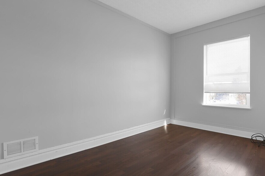 Building Photo - 816 Wager St