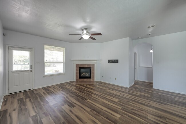 Building Photo - 30819 Lavender Trace Dr