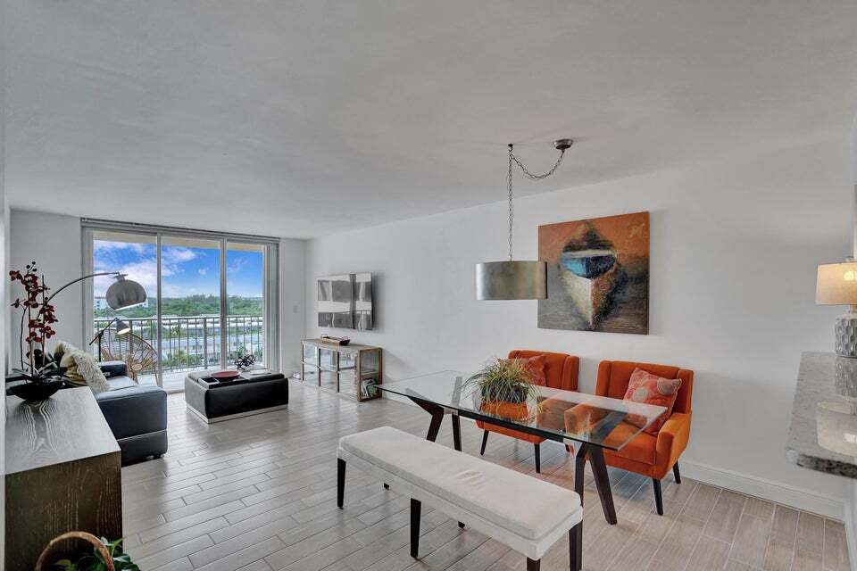 Building Photo - 3581 S Ocean Blvd