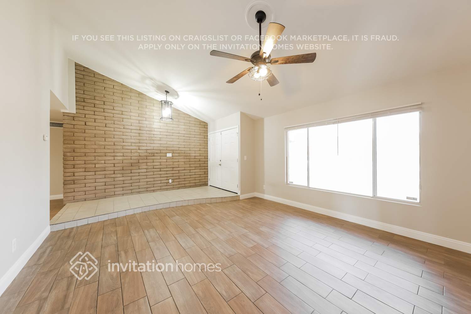 Building Photo - 4613 W Augusta Ave