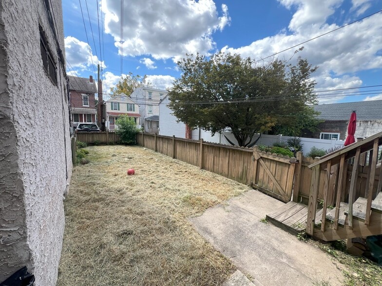 Yard - 12 Gay St