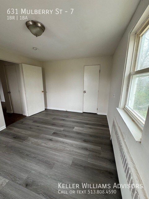 Building Photo - 631 Mulberry St