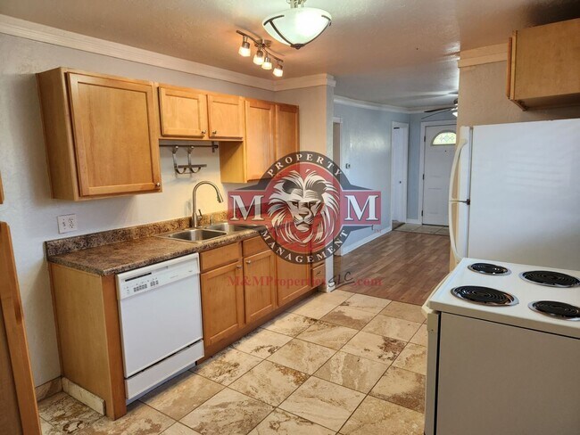 Building Photo - 3 Bd  1 Bath Home in Salt Lake City
