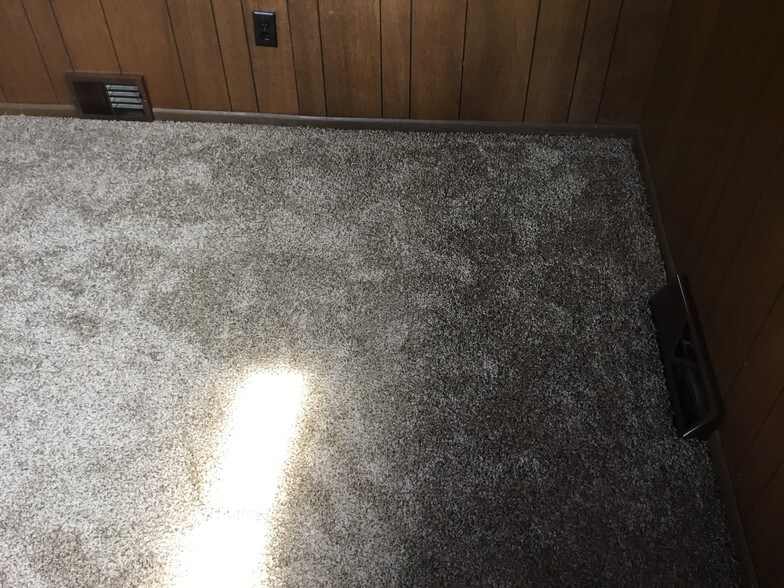 Building Photo - 1204 E 10th St