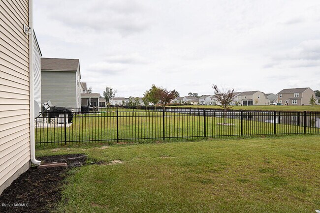 Building Photo - 81 Saluda Way