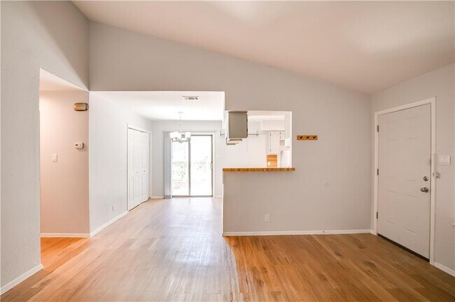 Building Photo - 12407 Tree Line Dr