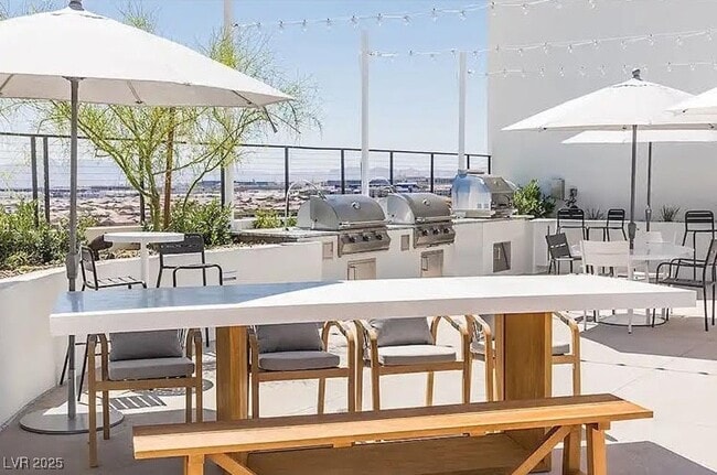 Building Photo - 9241 Hudson Yards Ct