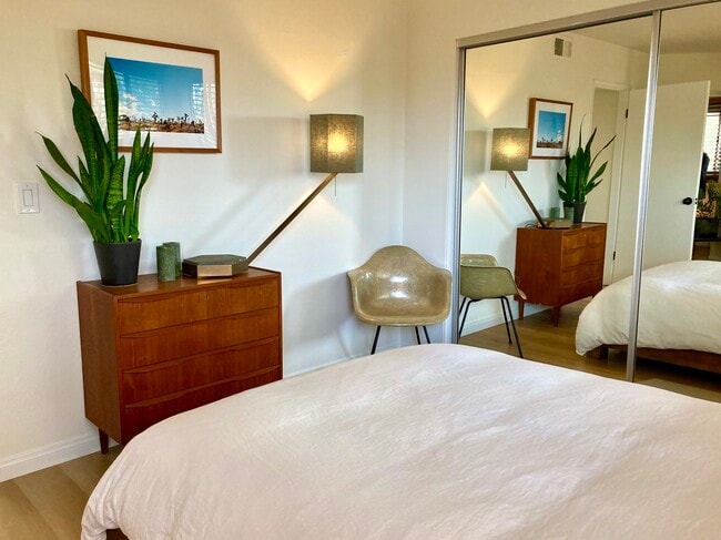 Building Photo - 2500 Abbot Kinney Blvd