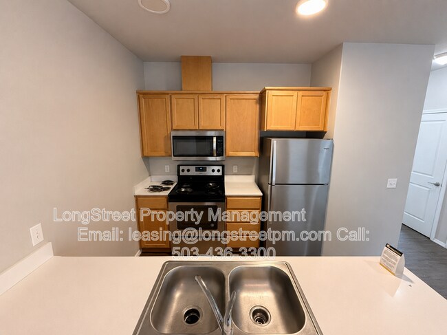 Building Photo - 3655 Pleasant View Dr NE