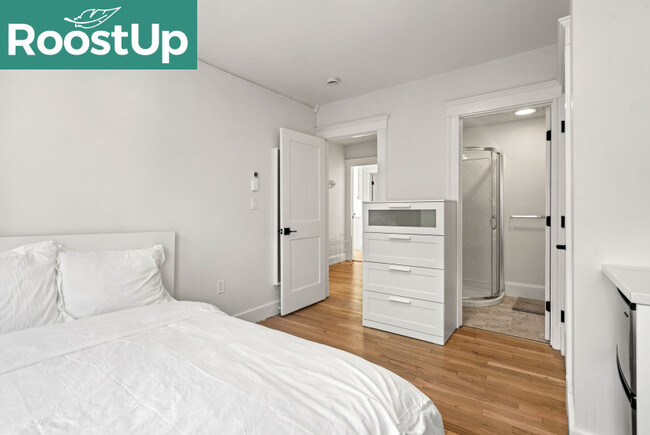 Building Photo - New RoostUp Furnished Private Bedroom with...