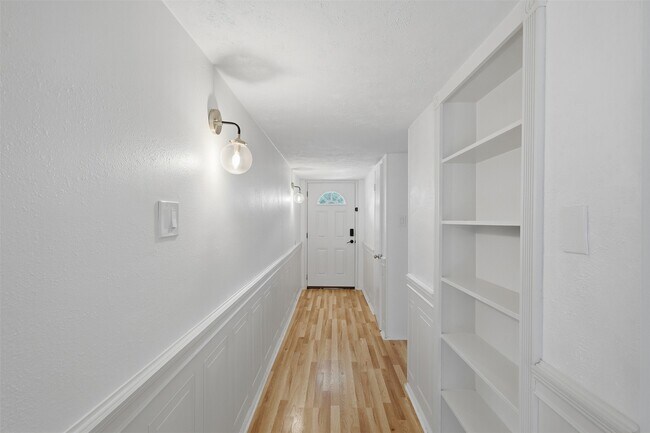 Building Photo - 4035 Cypressdale Dr