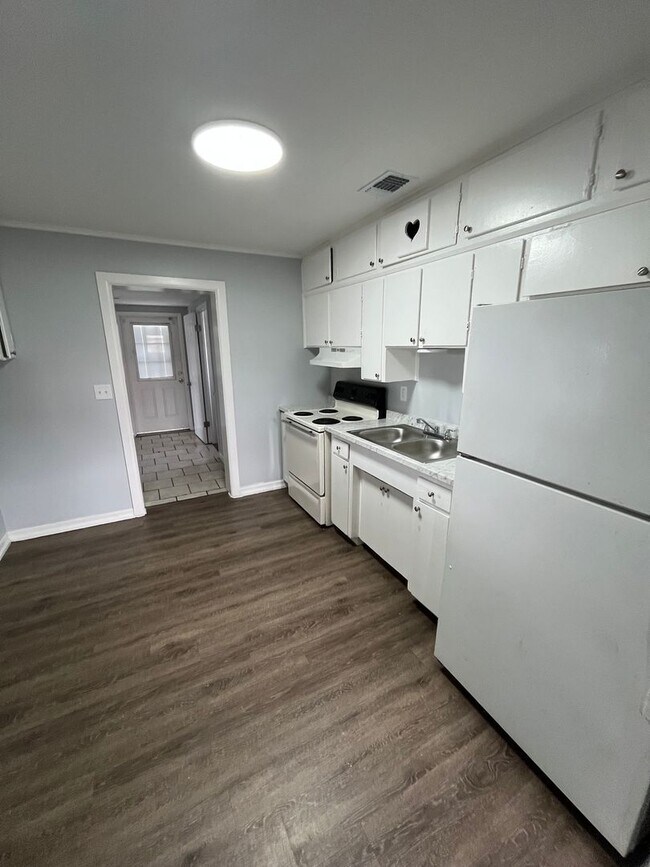 Building Photo - 1020 Pisgah Pl