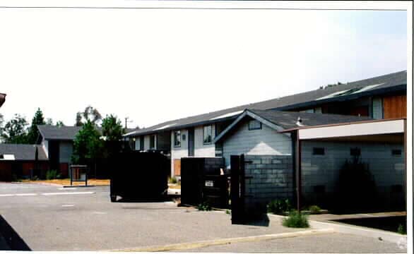 West Cove Apartments - 9205 Date St