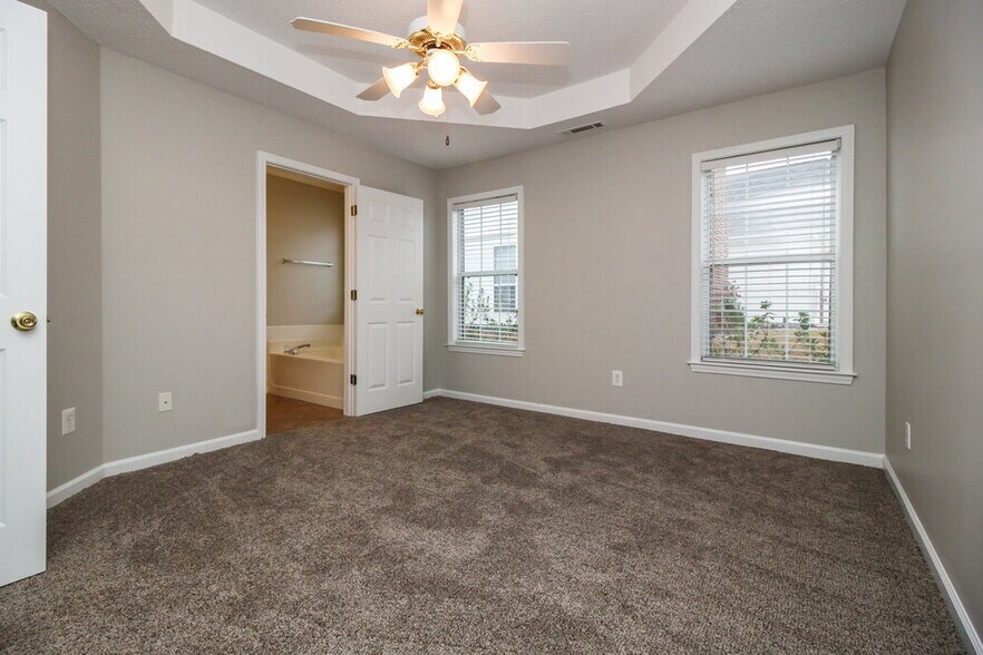 Building Photo - 22 Saratoga Pl